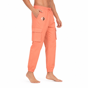 กางเกงคาร์โก้ผู้ชายที่ทนทาน มาพร้อมกระเป๋าข้างกว้างขวาง เอวสวมใส่สบาย เนื้อผ้านุ่ม และดีไซน์อเนกประสงค์สำหรับการใช้งานกลางแจ้งในชีวิตประจำวัน - Product Image 2