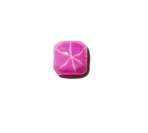 Rubis Étoilé Rouge Carré 4x4 mm 0,7 Carat Créé en Laboratoire Poli Opaque Cabochon avec Effet Étoile à 6 Branches pour la Fabrication de Bijoux - Product Image 3