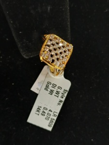 Anillo de Lujo Cuadrado con Incrustaciones de Oro de 14K y Brillantes Piedras de Circonia Cúbica, Joyería Elegante para Bodas y Fiestas para Mujer - Product Image 4