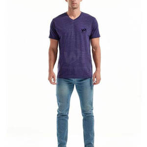 Camiseta de Cuello en V 100% Algodón para Hombre, Precio Económico, Venta Caliente, Logotipo Personalizado Impreso al por Mayor, Corte Holgado - Product Image 2