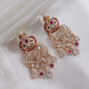 Polki Kundan et Meenakari Boucles d'oreilles pendantes plaquées or Collection de bijoux fins pour femmes Boucles d'oreilles élégantes pour mariage et fête - Product Image 1