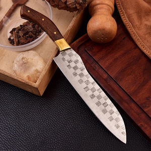 มีดเชฟดีไซน์ใหม่คุณภาพสูง เหล็กดามัสกัส ใบมีดสลักลาย ด้ามไม้สีแดง มีดหั่นสำหรับครัว - Product Image 1