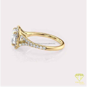 Bague de fiançailles en or jaune avec halo de moissanite taille coussin et pavé dissimulé, bague de promesse pour femme - Product Image 3