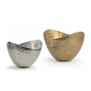 Nouveauté : Ensemble de 2 bols à chocolat ovales en argent poli, bols de service de luxe en aluminium pour une utilisation décorative sur la table - Product Image 2