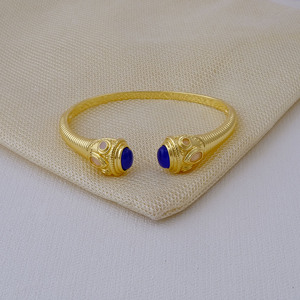 กำไลข้อมือแบบปรับได้ประดับหยกสีน้ำเงินและแคลซิโดนีสีชมพู ชุบทอง 18K งานแฮนด์เมด เครื่องประดับคลาสสิก ของขวัญสำหรับเธอ - Product Image 4