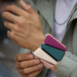 MOWIN En gros, Bandes <span class=keywords><strong>de</strong></span> poignet triangulaires en silicone bicolores réglables avec Velcro pour haltères <span class=keywords><strong>de</strong></span> fitness et <span class=keywords><strong>de</strong></span> gym, écologiques, 2LB - Product Image 6