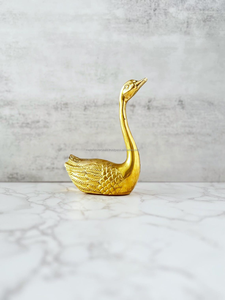 Figurine cygne vintage en laiton massif élégant Accent d'oiseau du milieu du siècle pour le style d'étagère Style Antique Technique polie - Product Image 4