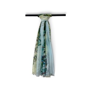 Châle de mode haut de gamme pour femmes, idéal pour robes, hauts, manteaux et tenues saisonnières, à prix abordable, fabriqué par Manufacture Shawl. - Product Image 2