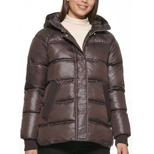 Chaqueta Acolchada con Capucha para Mujer, Estilo Urbano, Personalizada, Impermeable, Resistente al Viento, para Invierno - Product Image 3