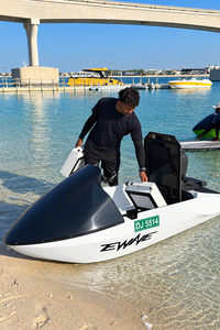 Moto Acuática Eléctrica EWAVE V1 de 2 Plazas, 24 kW, 60 km/h, PWC para Deportes Acuáticos - Product Image 1