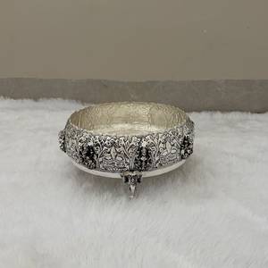 โถแก้วแกะสลักลายดอกไม้สวยงาม อาชตัลักชี 3 ขาช้าง - Product Image 3