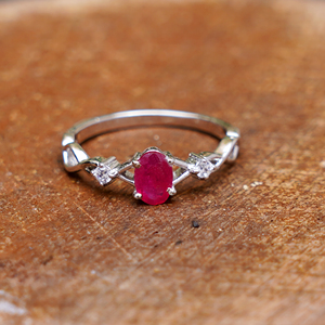 Anillo de Plata de Ley 925 con Circonita Roja, Anillo Ovalado Hecho a Mano con Circonita Roja para Mujer, Joyería Fina para Boda o Compromiso - Product Image 2