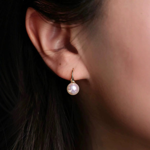 Pendientes de Perlas Akoya de Agua Dulce Naturales de 7-8 mm, con Gancho de Alta Resistencia, Redondos, Impecables y con un Brillo Extremo - Product Image 4