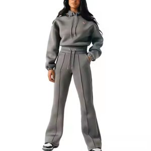 Conjunto de Sudadera con Capucha y Pantalones Deportivos de Cintura Alta con Logotipo Bordado Personalizado, Conjunto de 2 Piezas para Mujer - Product Image 3