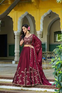 Conjunto de Lehenga Choli Festivo y Elegante con Tela de Seda Rangoli, Bordado con Lentejuelas y Forro Interior de Micro Crepé Suave para Mujer - Product Image 4