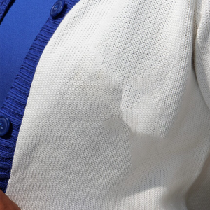 ZPB Fabricant OEM ODM Personnalisé – Cardigan Tricoté Classique Bleu avec Broderie de Patch pour Femme – Vente en Gros de Pulls de Sororité – Fabrication en Vrac Adaptée aux Usines - Product Image 5