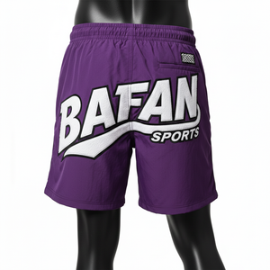 กางเกงว่ายน้ำไมโครไฟเบอร์โพลีเอสเตอร์ 140 GSM สีม่วงเข้ม แถบข้างสีเทาสะท้อนแสง โลโก้แบบรีดร้อนสั่งทำพิเศษสำหรับผู้ชาย - Product Image 6