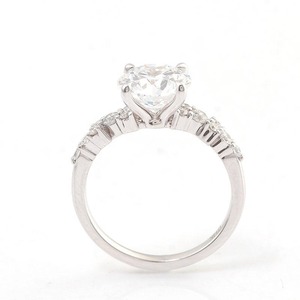 Bague de fiançailles en diamant très vendue pour femme, bijoux de mariée étincelants, bague de demande en mariage élégante pour cadeau d'occasion spéciale - Product Image 1