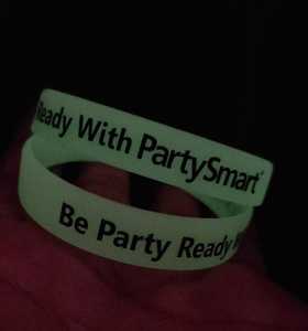 Bracelets en silicone très demandés pour les événements religieux ou les programmes communautaires, disponibles en gros depuis l'Inde - Product Image 2