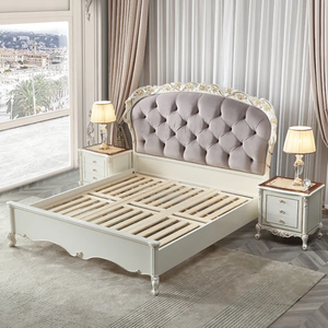 Ensemble de chambre à coucher élégant de style palais français en bois de mahogany massif, taille king, avec tables de chevet, pour appartement - Product Image 3