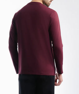 Camiseta deportiva de secado rápido para hombre, corte ajustado, 100% algodón, cuello redondo, logotipo personalizado, tejido de punto, manga larga. - Product Image 3