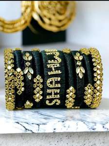 Ensemble de bracelets traditionnels marron et or avec élégantes breloques suspendues Latkan Jhumki et perles blanches complexes - Product Image 4