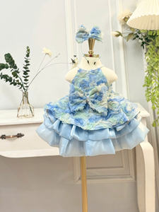 Vestido de Princesa Bao Tran COOL BLUE ROSE para Niñas, Transpirable, Ecológico, Diseño en Capas de Tafetán y Malla de Lino, Flores 3D y Perlas - Product Image 2