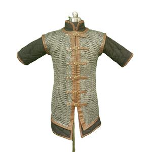 Haut de gilet médiéval fait main en acier doux avec garniture en cuir, armure de chevalier à anneaux rivetés plats, costume historique - Product Image 1