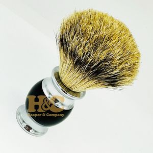 แปรงโกนหนวดคุณภาพพรีเมียม Hooper and Company ด้ามไม้สีดำ ขนแบดเจอร์แท้ ยั่งยืน พร้อมบริการสลักโลโก้ตามสั่ง - Product Image 4