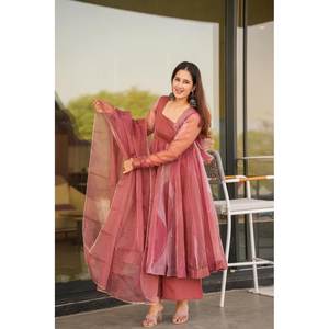Belle robe Anarkali taille XS avec Pent et Dupatta pour les fêtes - Product Image 1