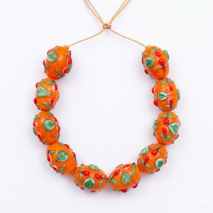 Cuentas de Vidrio Artesanales Exclusivas, Color Naranja Brillante, Ovaladas, 15x20mm |   Colección de Cuentas de Vidrio Florales Hechas a Mano para Joyería - Product Image 1