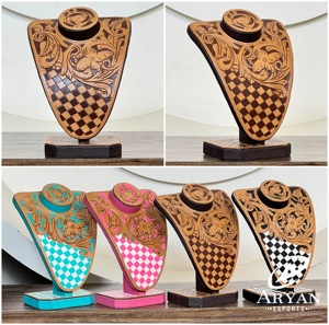 Présentoir à bijoux en cuir floral et à carreaux, fait main, prix de gros, buste de présentation élégant pour colliers, support à bijoux - Product Image 1