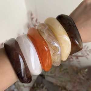 ชุดกำไลข้อมือเรซิ่นสไตล์วินเทจ หลายสี เครื่องประดับแฟชั่นสำหรับทุกเพศ ยี่ห้อ B.H CRAFTS รุ่น BH-1677 ลายเรขาคณิต เหมาะสำหรับงานปาร์ตี้ - Product Image 1