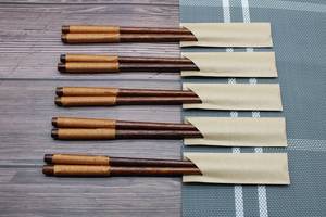 Baguettes jetables en bois d'acacia pour la table, la restauration et la décoration intérieure - Product Image 3