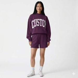 Ensemble col roulé et short pour femme, révélant une allure élégante et puissante, pour un look équilibré et confiant - Product Image 1