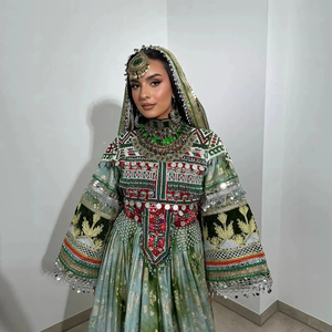 Vestido Afgano Tradicional Real, Color Sólido Brillante, Vestido Kuchi Afgano con Bordado Geométrico, Dupatta a Juego, Vestido Kuchi Afgano - Product Image 4