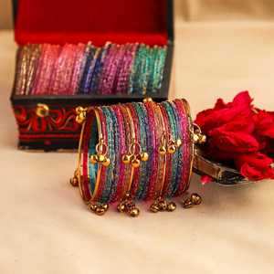 Juego de brazaletes étnicos chapados en oro con dijes de campana para mujer, joyería de boda, brazaletes estilo Kashmiri rojos, juego de 12 piezas con diseño de gotas de lluvia. - Product Image 3