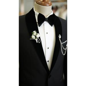 Tuta da uomo con cintura in smoking da sposo in velluto con collo a scialle taglio italiano Slim Fit - Black - Product Image 1