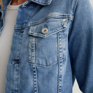 Chaqueta vaquera corta para mujer, ropa de calle de lujo, abrigo informal de mezclilla para colecciones de ropa de boutique - Product Image 6