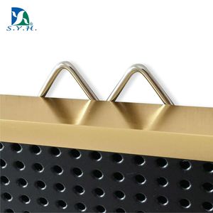 Marco de Aluminio Dorado con Letrero de Letras Negras para Publicidad - Product Image 2