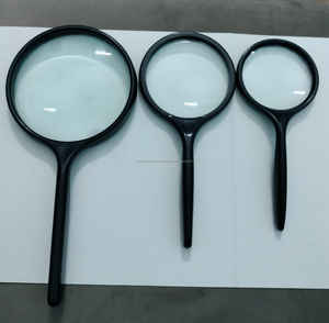Juego de tres lupas de diferentes tamaños con asas negras Lupa de lectura de mano grande para personas mayores - Product Image 1