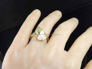 แหวนหมั้นดีไซน์มืออธิษฐานสันติภาพแบบคริสเตียน ทำจากทองคำแท้ 10K ประดับเพชรเลี้ยงในห้องปฏิบัติการ ไอเดียของขวัญสำหรับผู้หญิงและผู้ชาย - Product Image 2