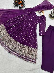 Ensemble Robe et Dupatta TENNECY Purple Fox en Georgette Infroissable, Séchage Rapide, Réversible, pour le Travail, les Soirées et les Cérémonies, pour Femme - Product Image 6