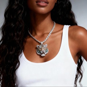 Pendentif personnalisé en argent 925 plaqué or rose, tête de tigre sertie de perles d'eau douce et de moissanite |   Tendance Hip Hop de Luxe pour Hommes - Product Image 4