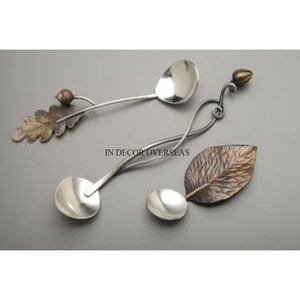Cuillères à thé élégantes en acier inoxydable argenté avec manches en pierres vertes, ensemble de couverts décoratifs pour service de traiteur de mariage - Product Image 2