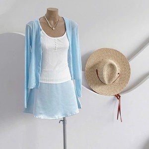 Ensemble 3 pièces style coréen pour femme : cardigan sans manches bleu clair boutonné en polyester/coton, débardeur et jupe trapèze - Product Image 1