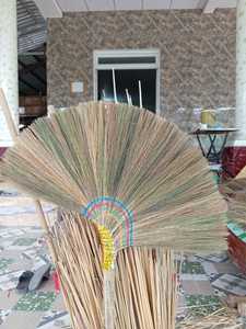 Escoba de Césped Extra Grande con Cerdas Suaves, Mango de Madera, Ecológica, Fácil de Limpiar, Ligera, para Pisos del Hogar y Exteriores - Product Image 6