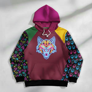 Sweat à capuche pour homme, style streetwear futuriste, design néon et manches à motif de circuits numériques, vif et technologique - Product Image 2