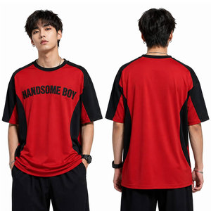 T-shirt Homme Rouge et Noir à Manches Raglan Coupe Oversize Décontractée Col Rond en Jersey avec Motif Imprimé et Gaufré – Modèle Garçon Élégant - Product Image 6