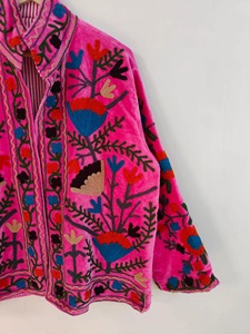 เสื้อแจ็คเก็ตกำมะหยี่สีชมพูปักลายดอกไม้ คอจีน แขนยาว สไตล์โบฮีเมียน เสื้อคลุมลำลองสำหรับฤดูใบไม้ร่วง สำหรับผู้ใหญ่ - Product Image 4